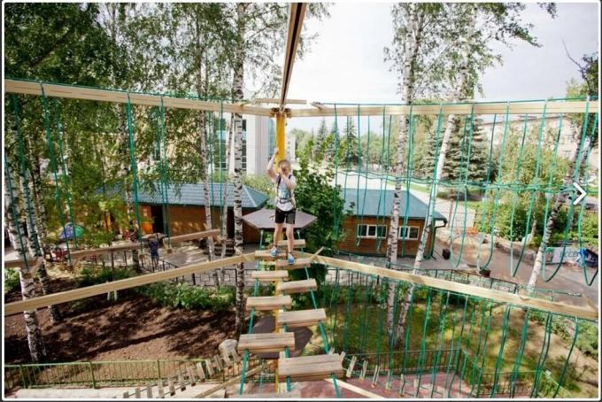 16mm 6本糸 PETまたはPP 露天組合せ遊び場ロープ 登り網 12