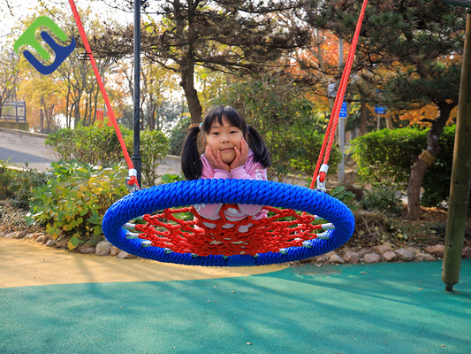 巣のあたりのテラスの子供は運動場の催し物のための座席120cmを振る