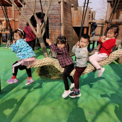 遊園地のためのカーキ色の歩く運動場のロープの釣り橋2.5mX120mm
